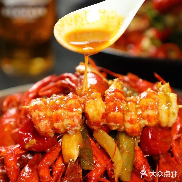 吃小龙虾尝尝鲜啦！