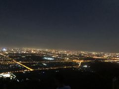 -鬼笑石后山停车场