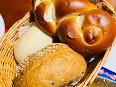 面包筐-申德勒加油站餐厅(三里屯北小街店)