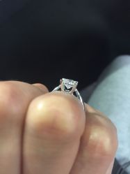 -威德钻石-克拉钻大本营(南京东路店)