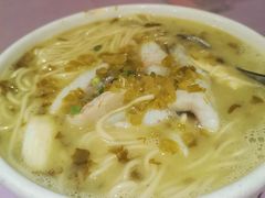 黄鱼煨面-顺风海鲜港(长寿路店)