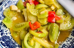 Green Tomato Stir-fried with Preserved Pork