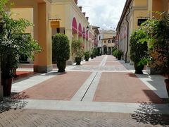 -佛罗伦萨小镇广佛名品奥特莱斯(疏港路店)