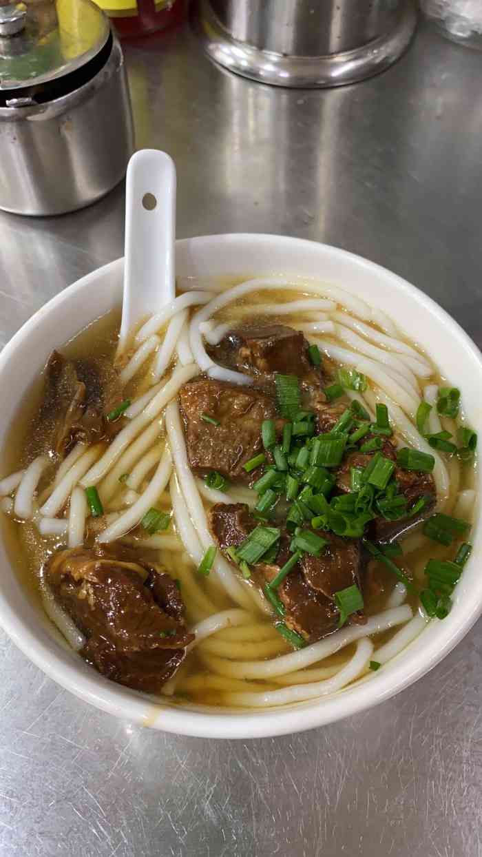 好运年年(龙津店)-"我要了一碗小份的云吞,同学要了款牛腩粉,.