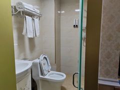 -龙宇酒店(龙平路地铁站店)