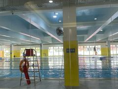 -极动室内恒温游泳馆