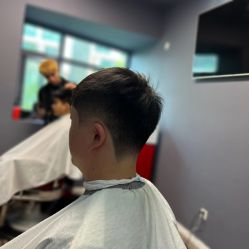 -15C7 男士理发馆 烫染专业店