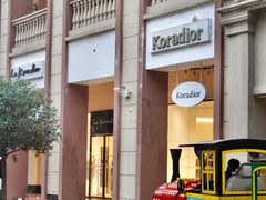 -王府井奥莱临潼小镇(临潼店)