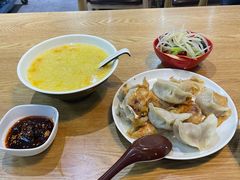 -三好食堂(煎饺·馄饨·肉饼米线·盛世广场店)