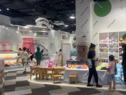 -MINI MARS KIDS CLUB亲子家庭中心(长宁天山店)