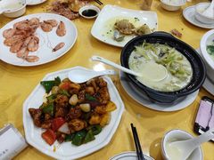 -鹏城人家海鲜酒家·23年老字号(较场尾店)