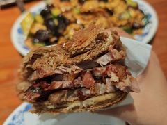 -老天桥酱肉烧饼夹肘子(天桥店)