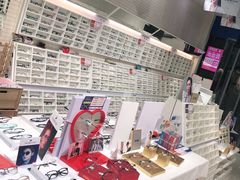 -诺柯视眼镜-蔡司依视路官方工厂店(淞南一店)