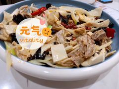 新疆椒麻鸡-董小西的凉皮和椒麻鸡(三元桥店)