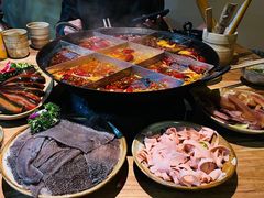 -白乐天毛肚火锅馆(解放碑店)