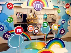 -m豆巧克力世界(上海世茂广场店)