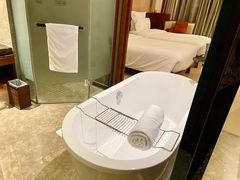 -三亚湾海居铂尔曼度假酒店