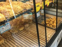 面包甜点陈列柜-吉美诺烘焙(公园北路店)