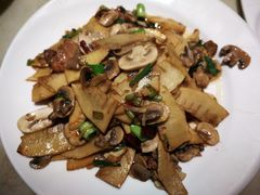 -梁家大院•农家菜(昆山会展中心店)