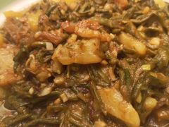 干豆角烧肉-乌兰湖畔草坪轻奢营地