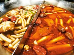台式麻辣锅-湊湊火锅·茶憩(杭州湖滨银泰in77店)