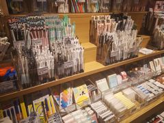 -九木杂物社(东方宝泰店)