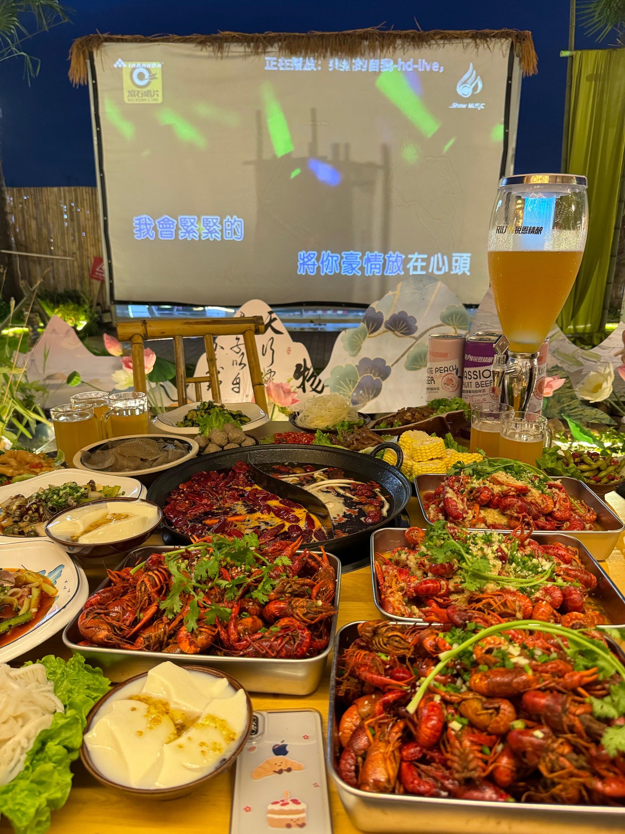 藏在义乌城西的天台火锅
运气好还能看