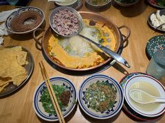 -洱火云南酸菜牛肉火锅(石景山当代商城店)