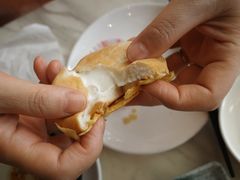 酥皮水牛奶菠萝包-陶陶居酒家(SM二期购物广场店)