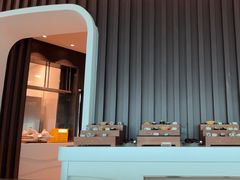 -亚洲国际大酒店·云顶阁旋转自助餐厅