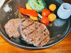 澳洲谷饲菲力牛排-MARU玛露音乐餐厅(前滩世贸店)