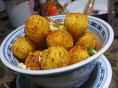 -沪小二炭火蛙锅(淮海中路美食不夜城店)