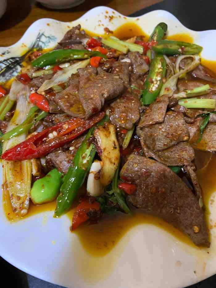 都要吃完了锅盔才上来,期间问过服务员说是打电话了人家还没送过来,我