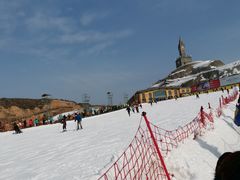 -采薇庄园四季滑雪场