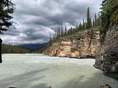 -阿萨巴斯卡瀑布观景点
