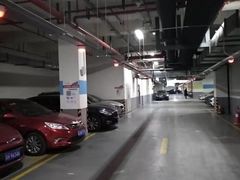 -百联又一城停车场