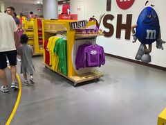 -m豆巧克力世界(上海世茂广场店)