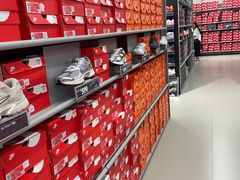 -NIKE上海青浦换季优惠店