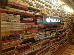 -猫的天空之城概念书店(杭州南宋御街店)