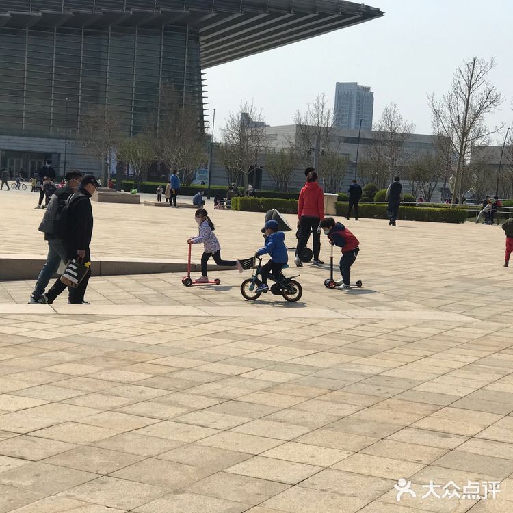 萌萌的样子 有的很熟练