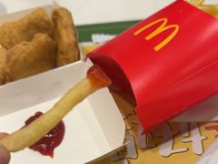 -麦当劳(上海虹桥站30B检票口楼上)