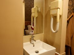 -香港华美达海景酒店