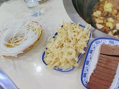 -崔记老东北传奇铁锅炖(横店总店)