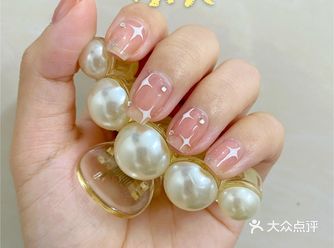 美甲秋天换个温柔的星星美甲一闪一闪