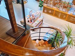 -半山书局(新世纪商城店)