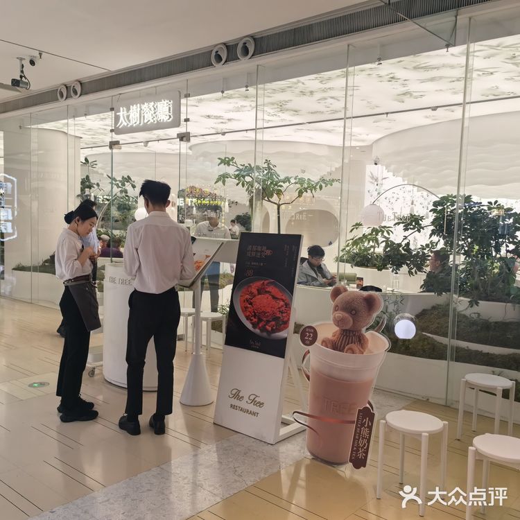 点了双人套餐，如果说吃饱，两人点一份套餐，就可以了