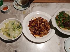 -绿草地·湘菜(酃湖师院店)