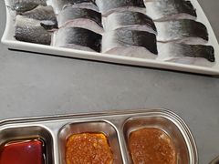 -围炉肉舍•炭烤活鳗•丹东海鲜烤肉(步行街店)