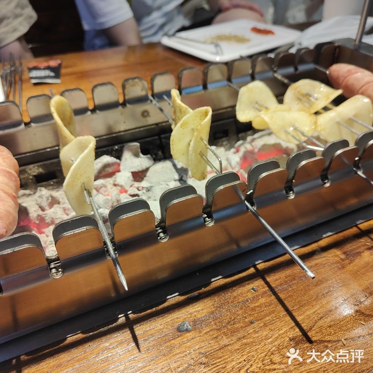 蒙古烧烤测评｜环境✔️ 味道✔️ 城市烟火气❌ 