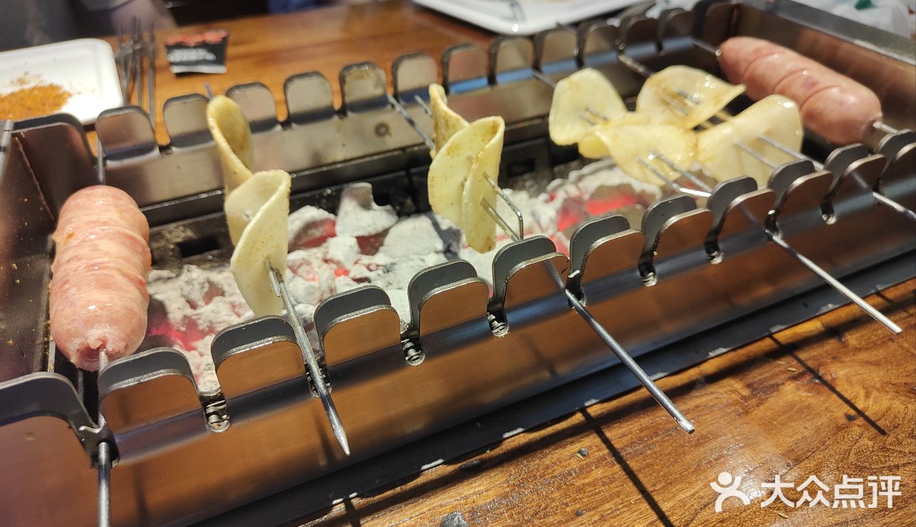 蒙古烧烤测评|环境✔️ 味道✔️ 城市烟火气❌